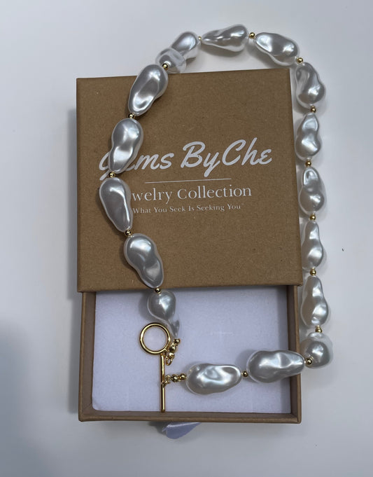 Lynn Pearl Necklace