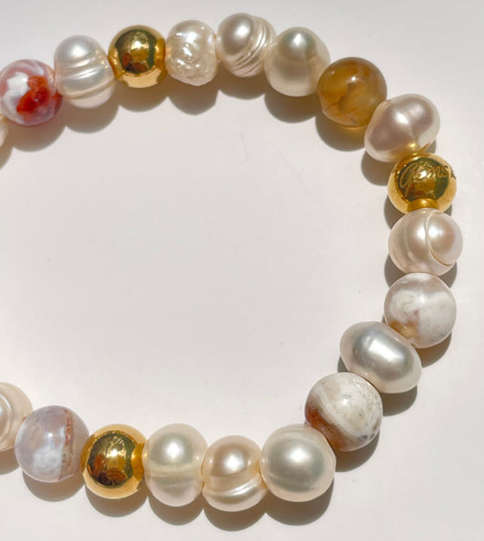 Fresh Water Pearls & Mother Of Pearl Beaded Gem Bracelet